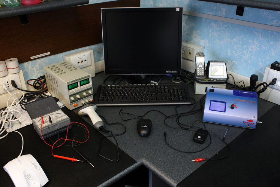 Banco riparazioni per apparecchi elettromedicali